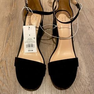 A New Day NWT Strappy Heel Shoes Gold Buckle Size8